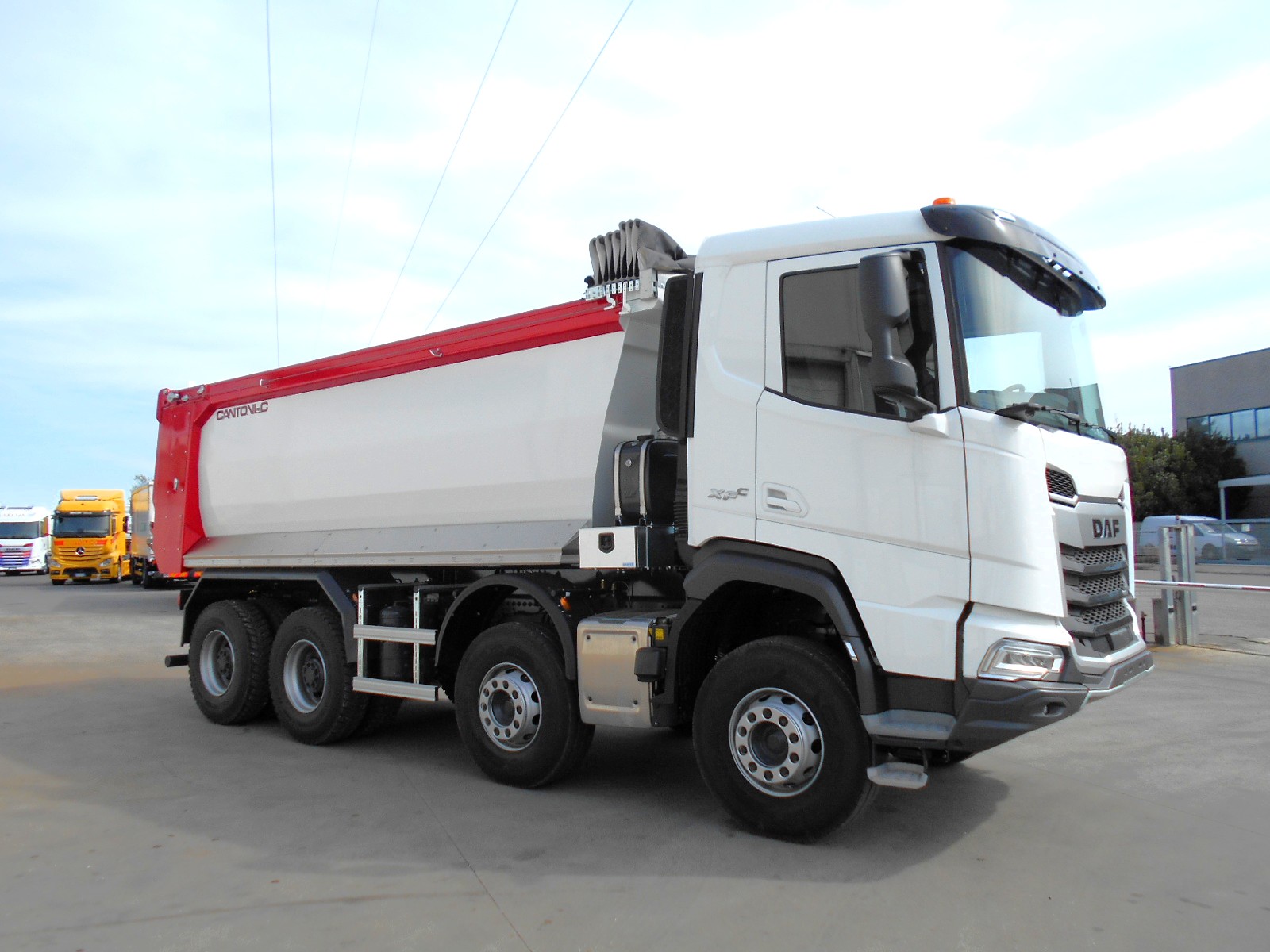 DAF XFC 480 FAD 8X4 M.O. - RIBALTABILE CANTONI - immagine 3