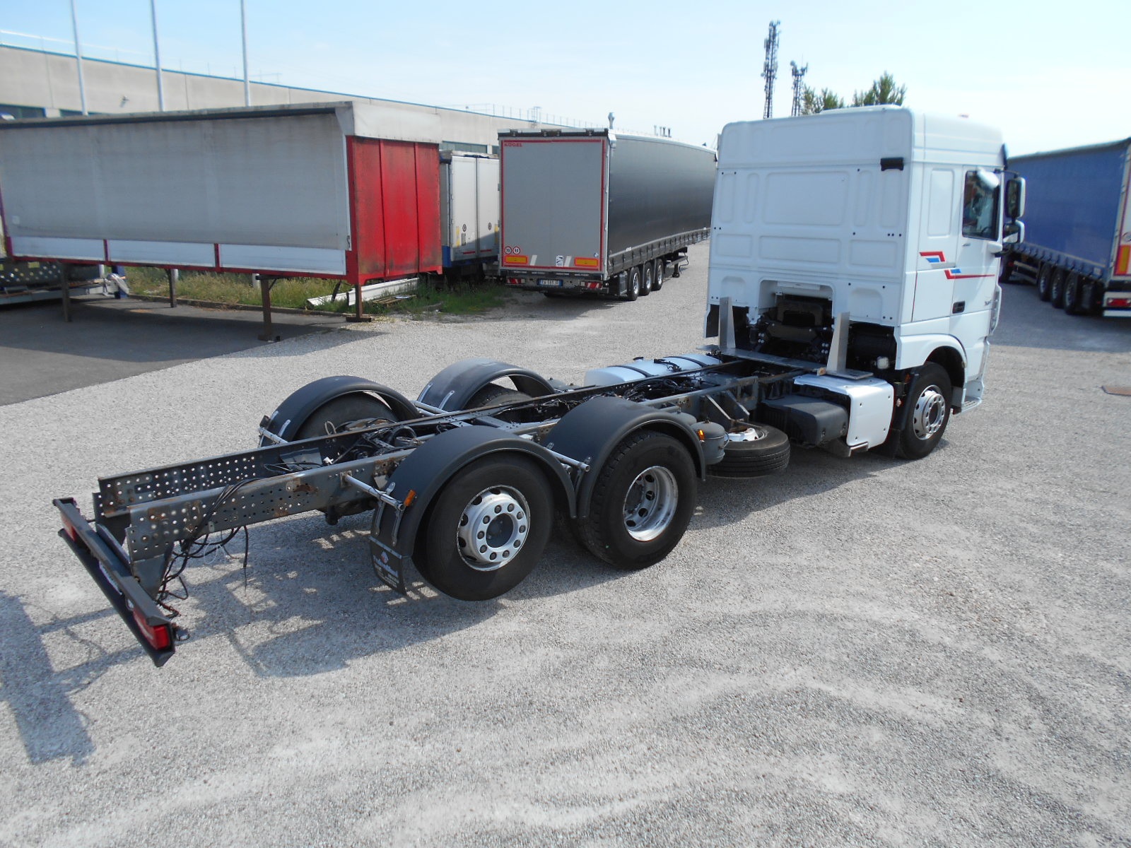 DAF XF 450 FAN 6x2 TELAIO PASSO 4200 - ADR - immagine 4