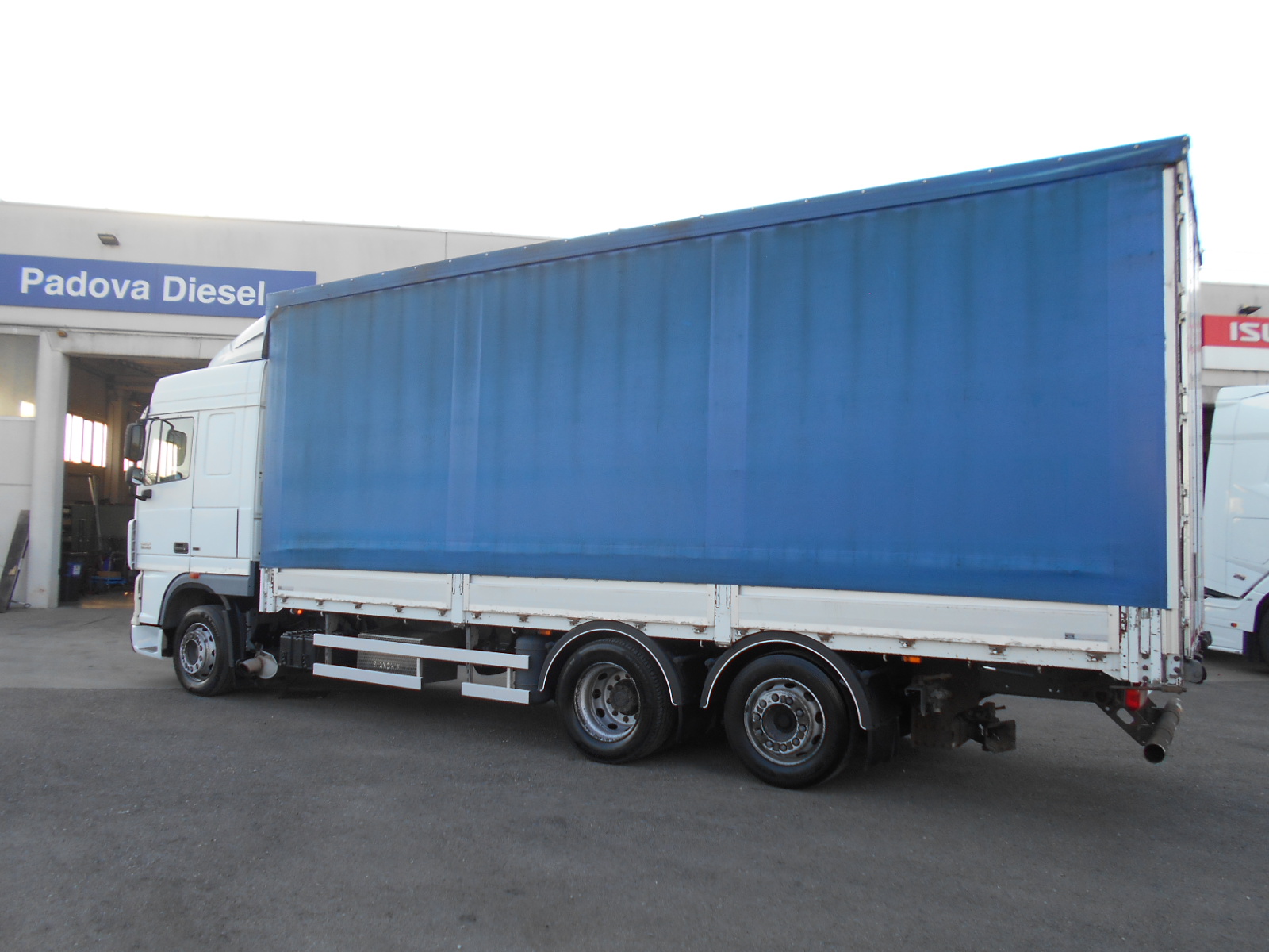 DAF FAN XF 105.460 CENTINATO 6x2 - immagine 4