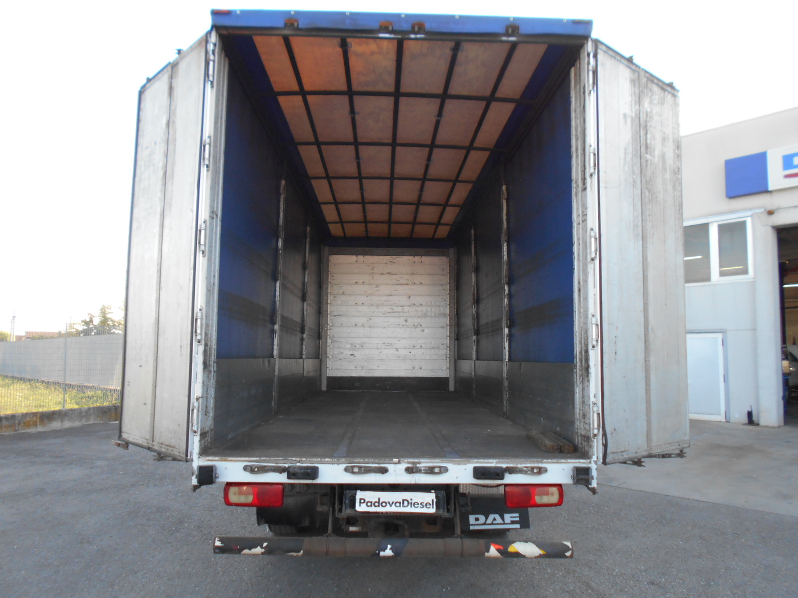 DAF FAN XF 105.460 CENTINATO 6x2 - immagine 11