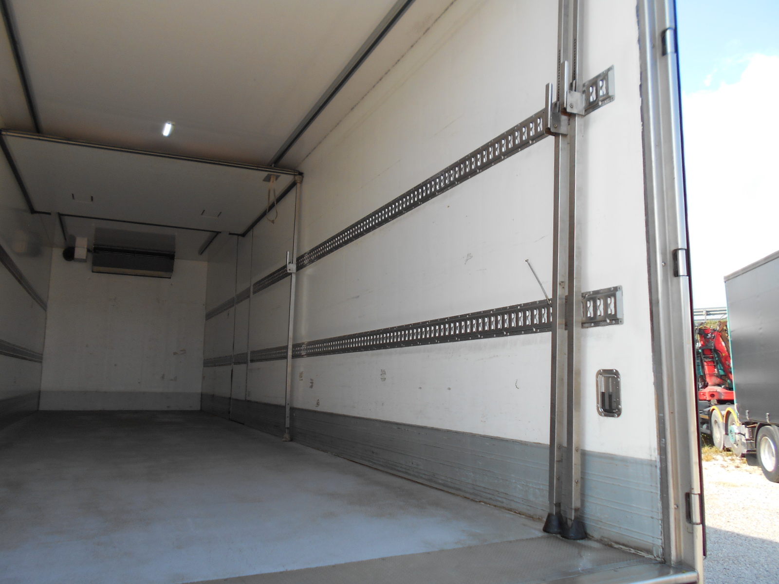 IVECO STRALIS 360 FRIGORIFERO - immagine 16