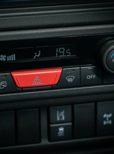 f10-climatizzatore-automatico-di-serie